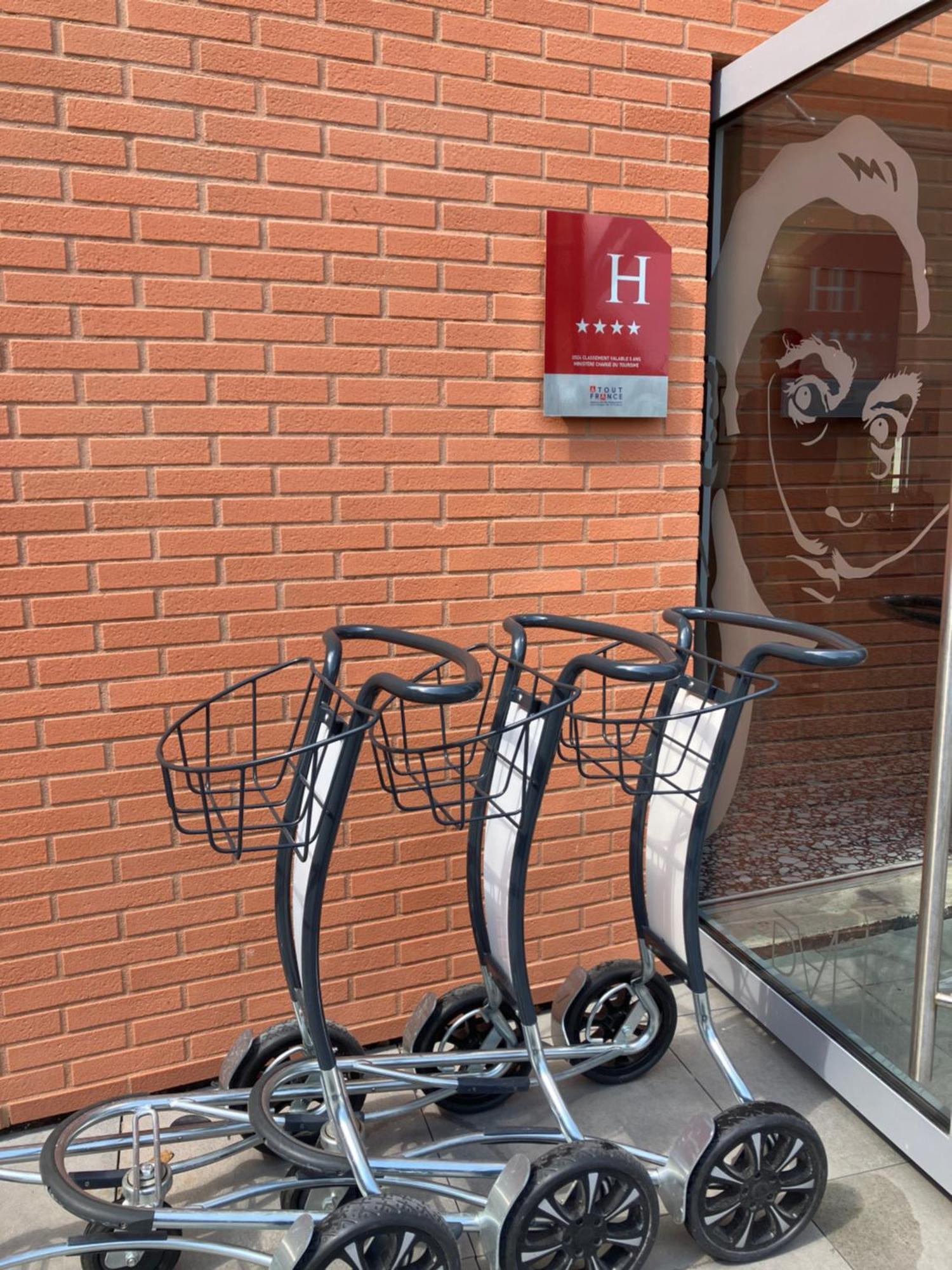 Dali Hotel Montauban Eksteriør billede